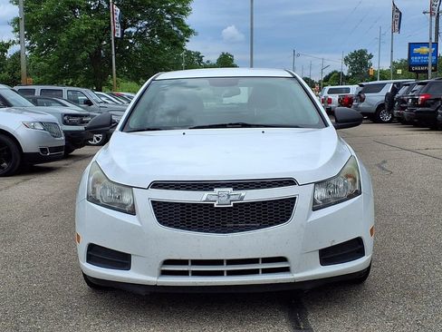 Used 2013 Chevrolet Cruze LS FWD image 2