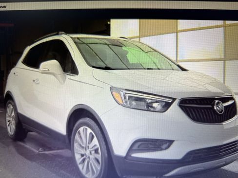 Used 2019 Buick Encore Preferred image 3