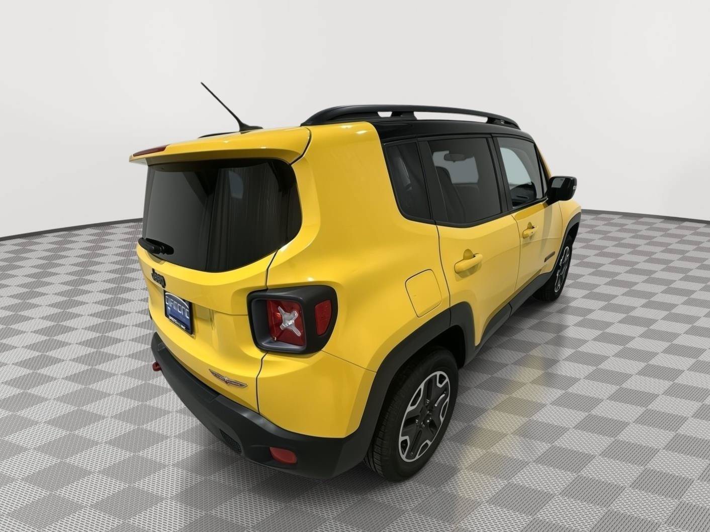Used 2016 Jeep Renegade Trailhawk AWD/4WD image 5