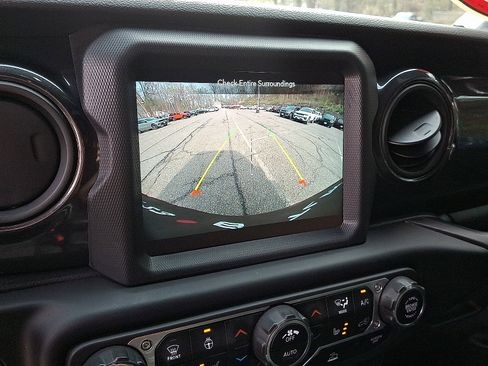 Used 2023 Jeep Wrangler Unlimited Sport AWD/4WD image 18
