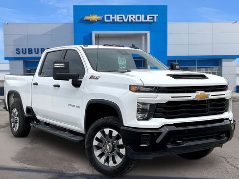 Used 2025 Chevrolet Silverado 2500 Custom w/ Custom Value Package AWD/4WD image 10