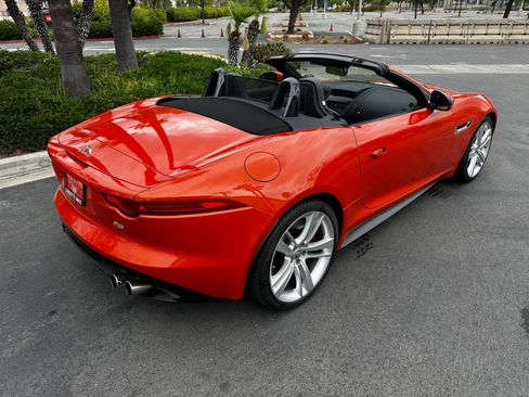 Used 2014 Jaguar F-TYPE S RWD image 9