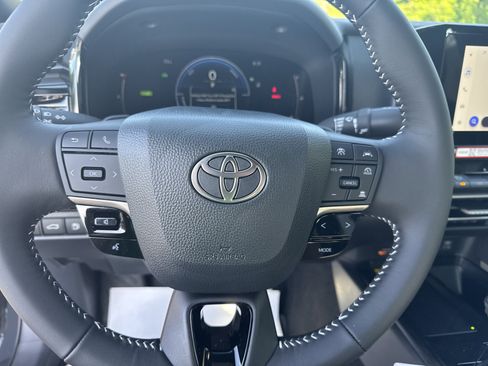 New 2026 Toyota Camry SE FWD image 17