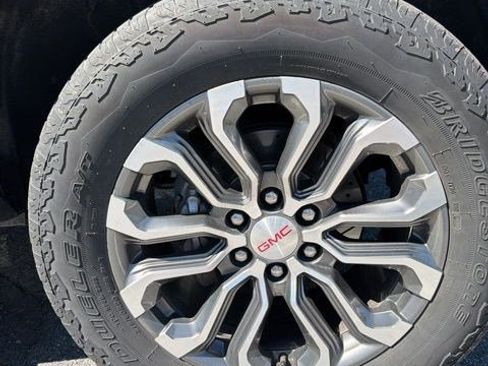 Used 2023 GMC Canyon Denali AWD/4WD image 30