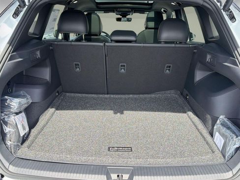 New 2026 Volkswagen Tiguan SE R-Line AWD/4WD image 28