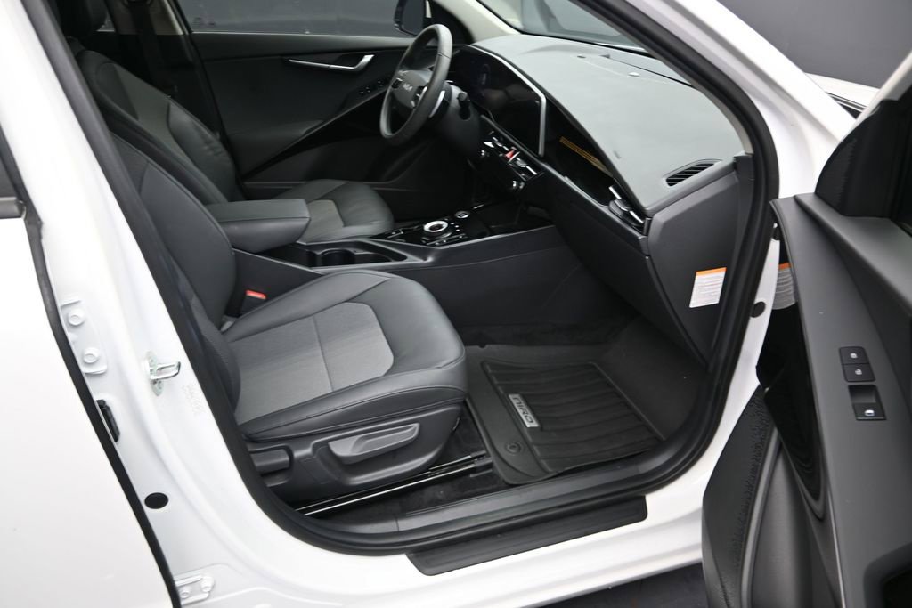 Used 2024 Kia Niro Wind FWD image 25