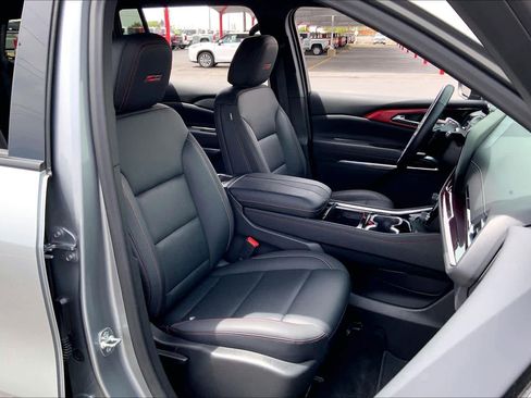 Used 2025 Chevrolet Traverse Z71 AWD/4WD image 9