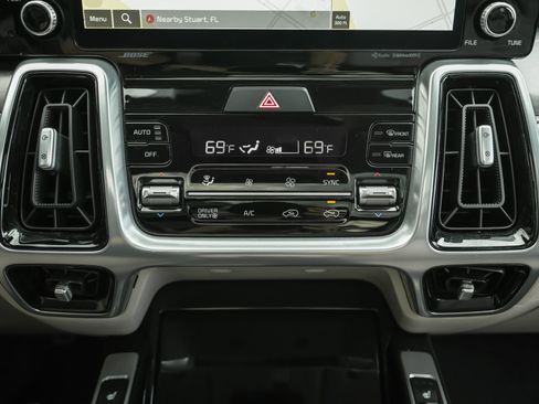 Used 2023 Kia Sorento SX Prestige image 15