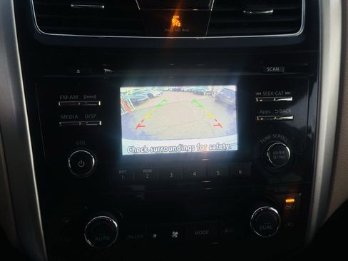 Used 2015 Nissan Altima 2.5 SV image 27