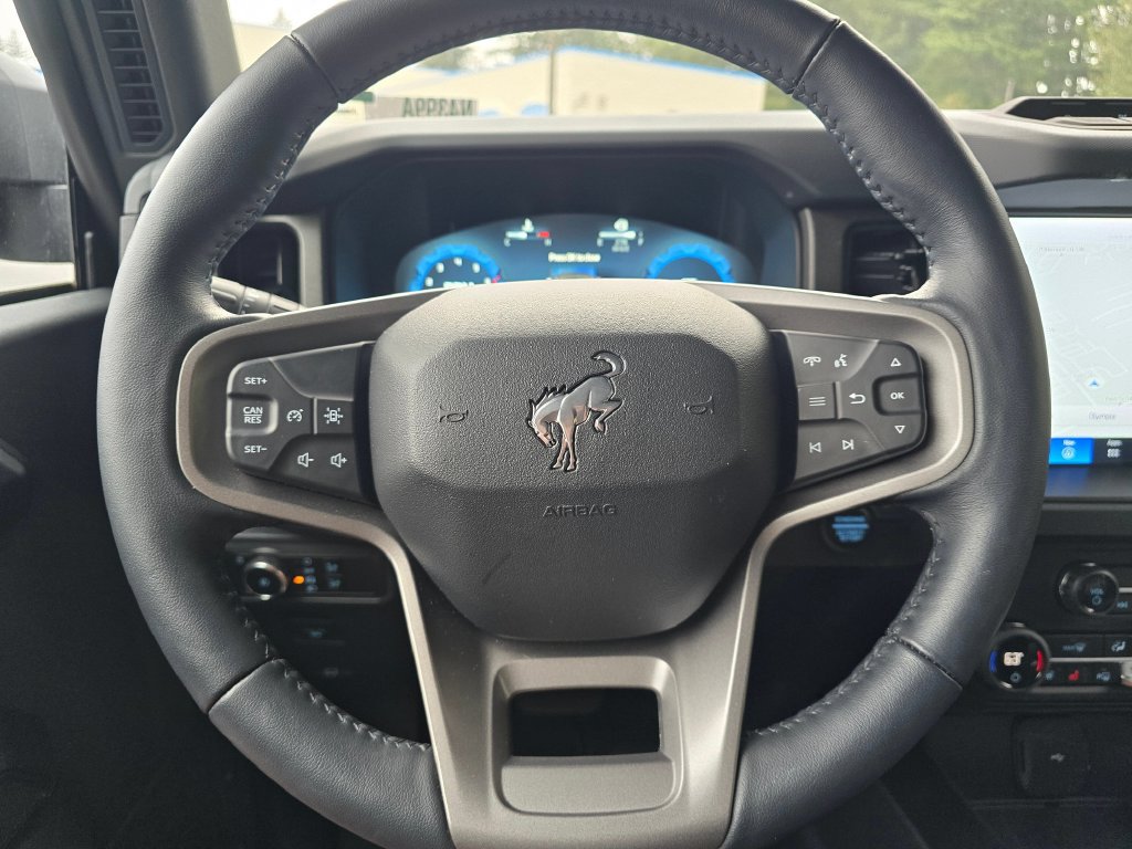 Used 2025 Ford Bronco Badlands AWD/4WD image 15