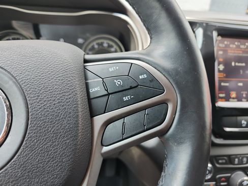 Used 2019 Jeep Cherokee Limited AWD/4WD image 26