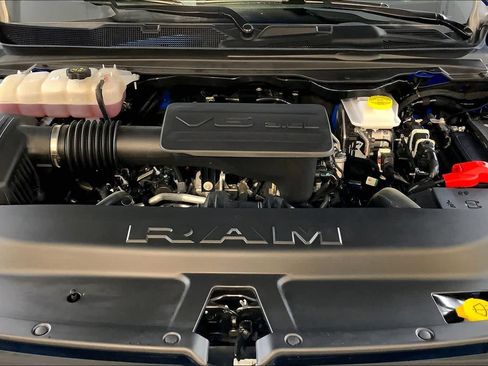 Used 2025 RAM 1500 Big Horn AWD/4WD image 30