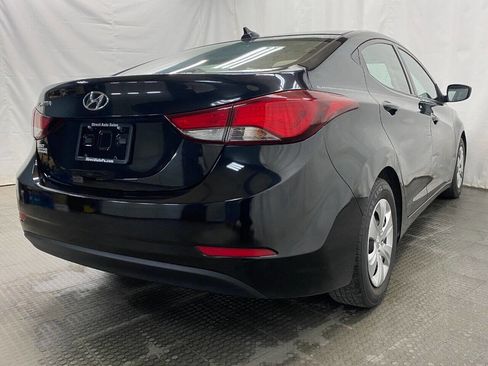 Used 2016 Hyundai Elantra SE image 9