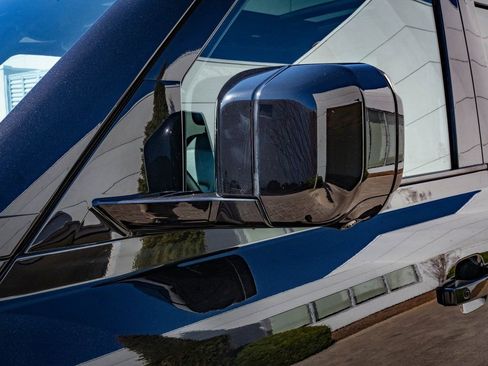 Used 2023 Land Rover Defender 130 X-Dynamic SE image 16