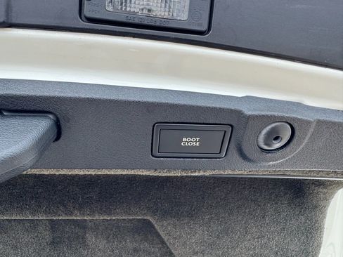 Used 2013 Bentley Continental GT w/ Touring Specification Pkg image 43