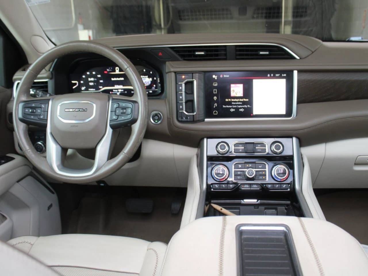 Used 2022 GMC Yukon Denali w/ Denali Premium Package AWD/4WD image 20