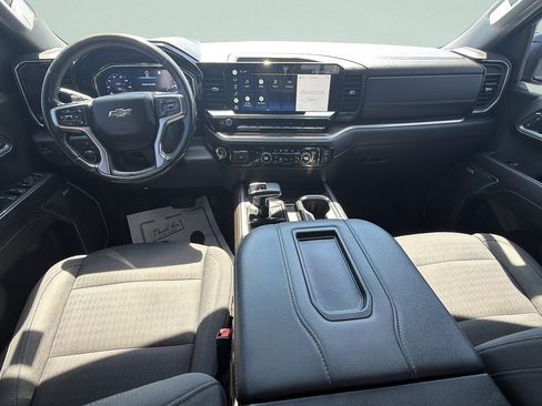 Used 2022 Chevrolet Silverado 1500 LT Trail Boss w/ Convenience Package II AWD/4WD image 16
