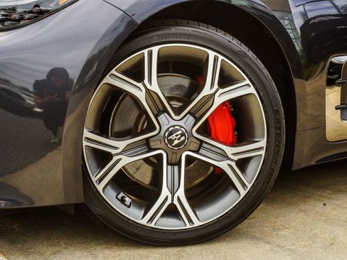 Used 2019 Kia Stinger GT2 AWD/4WD image 3