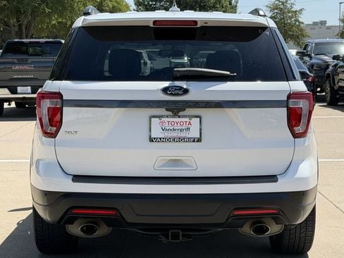 Used 2019 Ford Explorer XLT w/ Equipment Group 202A FWD image 5