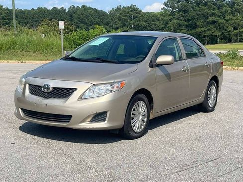 Used 2010 Toyota Corolla LE FWD image 2