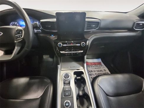 Used 2023 Ford Explorer Limited w/ Equipment Group 301A image 11