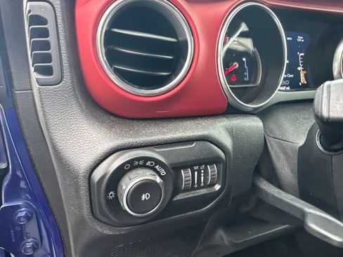 Used 2019 Jeep Wrangler Unlimited Rubicon AWD/4WD image 12