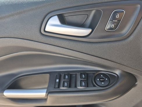 Used 2017 Ford Escape SE w/ SE Cold Weather Package image 8