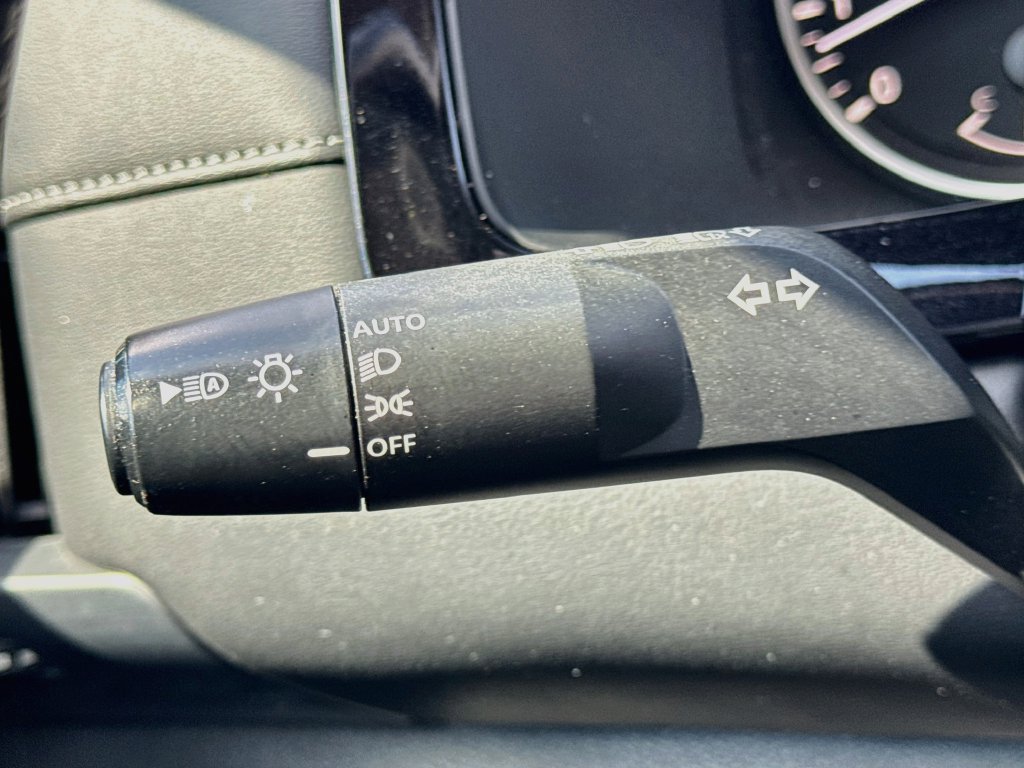 Used 2024 Nissan Pathfinder SL w/ SL Premium Package FWD image 13