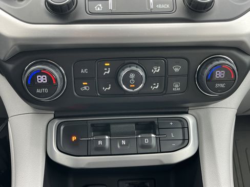 Used 2021 GMC Acadia SLT w/ Premium Package image 6