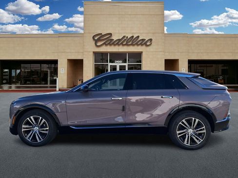 New 2026 Cadillac Lyriq Luxury image 6