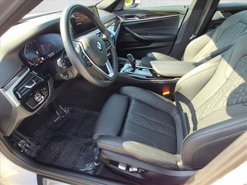Used 2023 BMW 540i w/ Premium Package RWD image 17