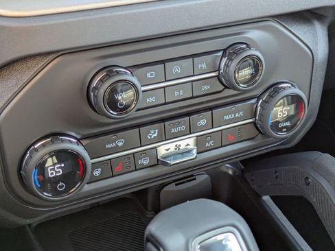 New 2026 Ford Bronco Outer Banks w/ Sasquatch Package image 22