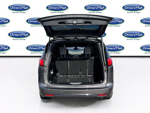 Used 2019 Chrysler Pacifica Touring Plus w/ S Appearance Package image 28