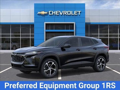 New 2026 Chevrolet Trax RS w/ Sunroof Package FWD image 2