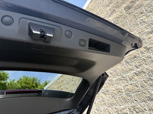 Used 2018 Chevrolet Equinox LT w/ Sun & Infotainment Package AWD/4WD image 30