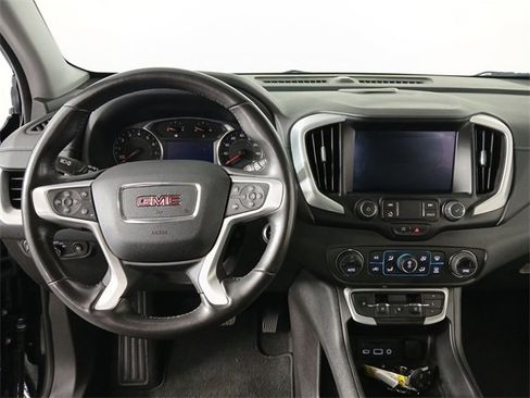 Used 2022 GMC Terrain SLT w/ Infotainment Package II image 9