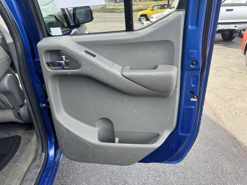 Used 2013 Nissan Frontier SV AWD/4WD image 21