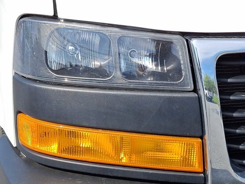 Used 2024 GMC Savana 2500 w/ Driver Convenience Package RWD image 9