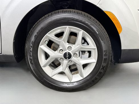 Used 2025 Kia Soul LX w/ LX Technology Package image 31