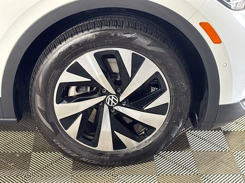 Certified 2024 Volkswagen ID.4 2WD image 25