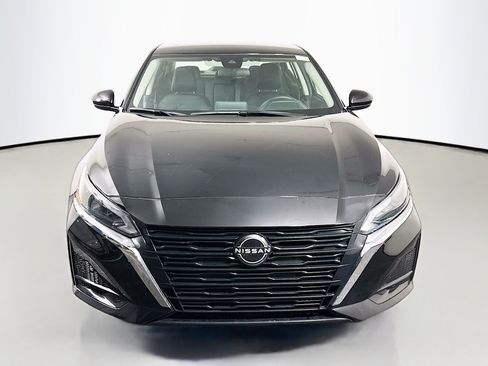Used 2023 Nissan Altima 2.5 S image 2
