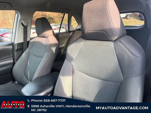 Used 2020 Toyota RAV4 LE image 8