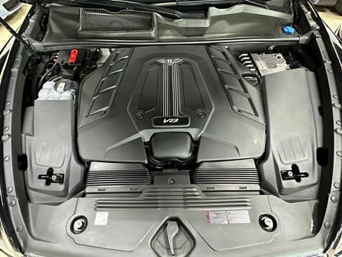 Used 2021 Bentley Bentayga image 37