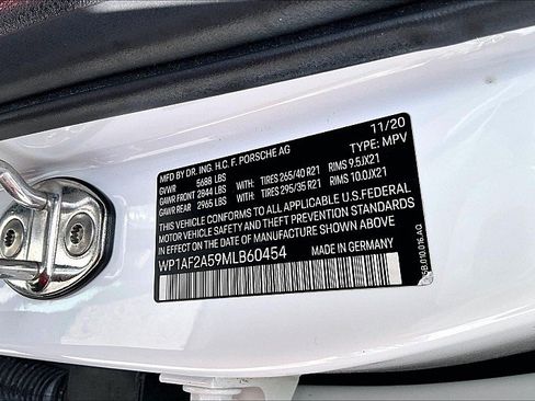 Used 2021 Porsche Macan Turbo w/ Premium Package Plus (PF0) AWD/4WD image 27