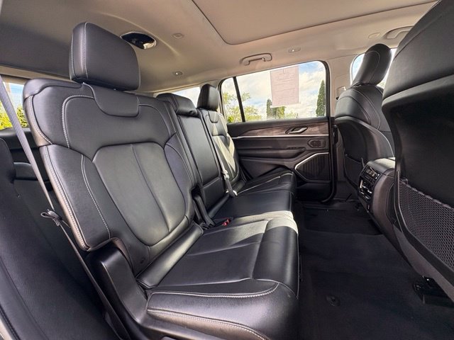 Used 2022 Jeep Grand Cherokee L Limited AWD/4WD image 27