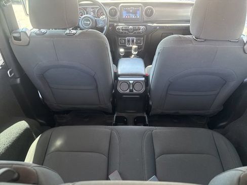 Used 2022 Jeep Wrangler Sport AWD/4WD image 29
