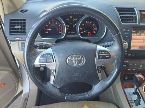 Used 2012 Toyota Highlander Limited image 4