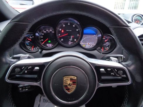 Used 2016 Porsche Cayenne Platinum Edition image 29