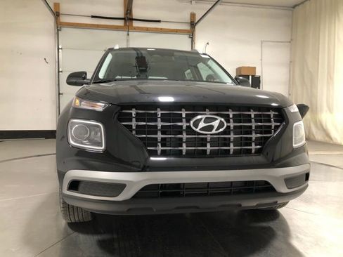 New 2026 Hyundai Venue SEL FWD image 2