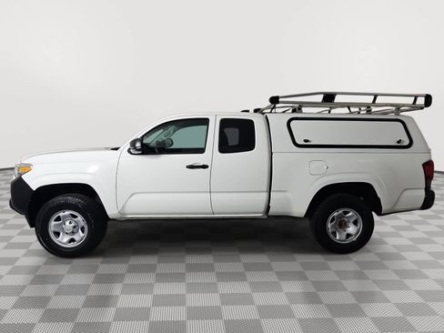 Used 2023 Toyota Tacoma SR RWD image 5